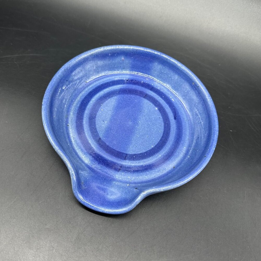 Art Pottery Spoon Rest Blue Round Kitchen Accessory Utensil Holder Stove Top